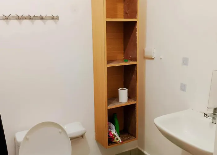 Penguin Aparthotel